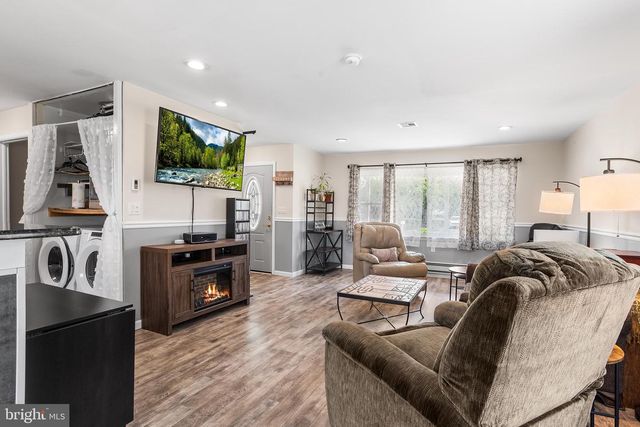 67 CHATHAM PL, Southampton, NJ 08088