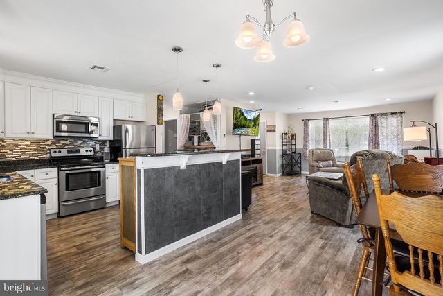67 CHATHAM PL, Southampton, NJ 08088