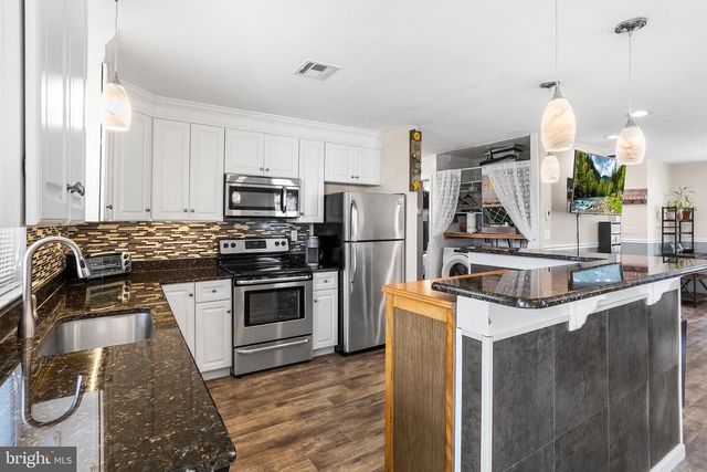 67 CHATHAM PL, Southampton, NJ 08088