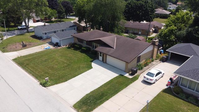 1773 Juniper CIRCLE, South Milwaukee, WI 53172