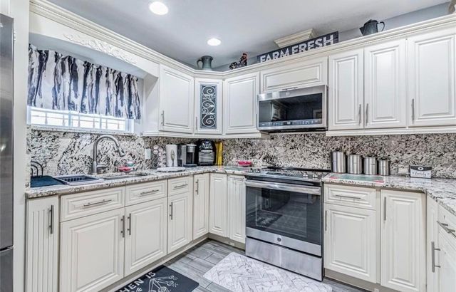 8502 TRAMMELL TRAIL, Tampa, FL 33619