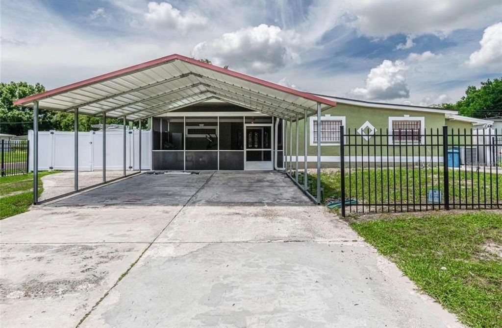 8502 TRAMMELL TRAIL, Tampa, FL 33619