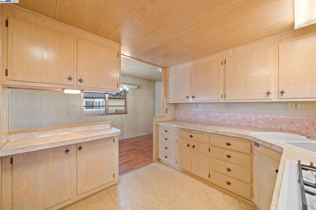 18 Galloway Dr, Concord, CA 94520