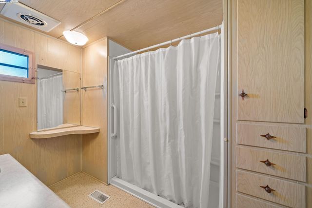 18 Galloway Dr, Concord, CA 94520