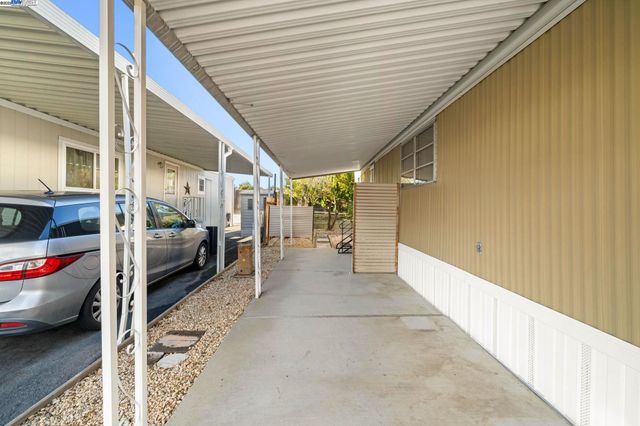 18 Galloway Dr, Concord, CA 94520