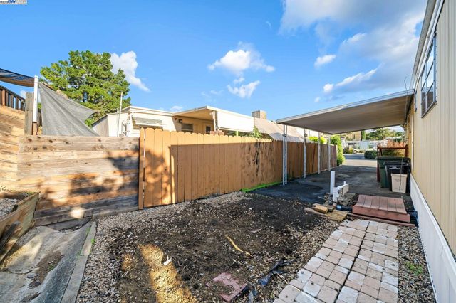 18 Galloway Dr, Concord, CA 94520