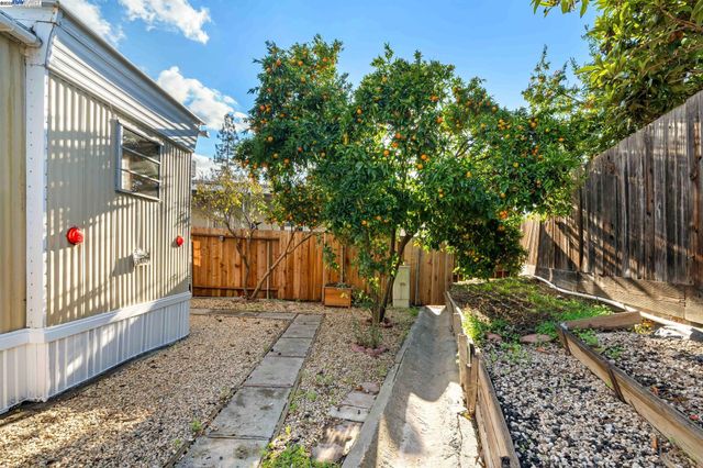 18 Galloway Dr, Concord, CA 94520