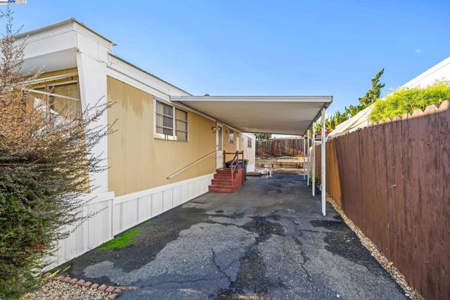 18 Galloway Dr, Concord, CA 94520