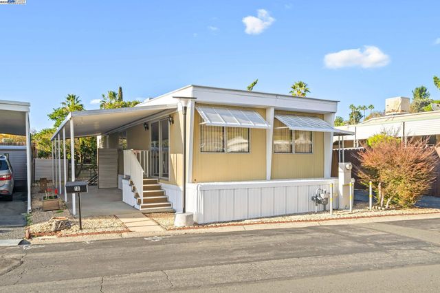 18 Galloway Dr, Concord, CA 94520