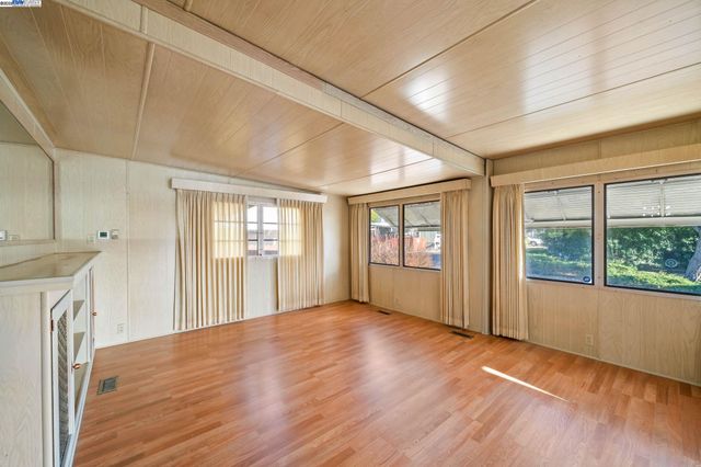 18 Galloway Dr, Concord, CA 94520