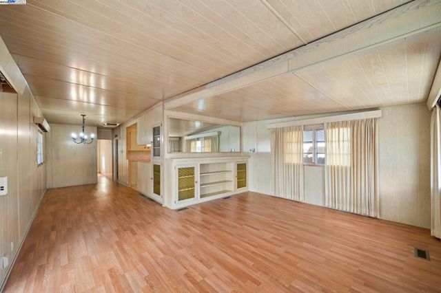 18 Galloway Dr, Concord, CA 94520