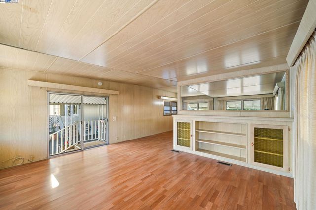 18 Galloway Dr, Concord, CA 94520