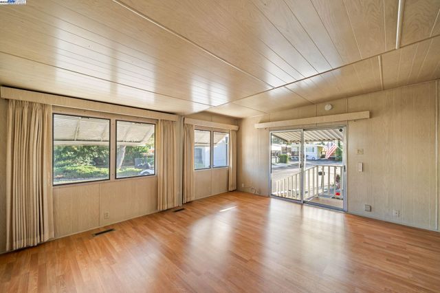 18 Galloway Dr, Concord, CA 94520