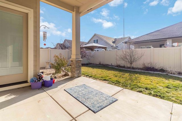 917 Pascua Dr, Kuna, ID 83634