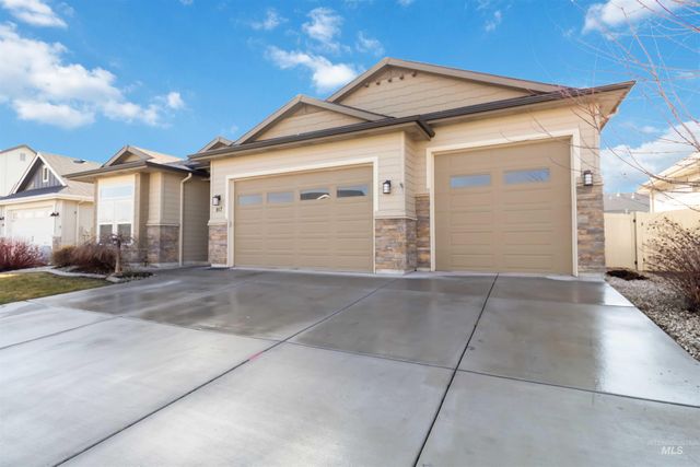 917 Pascua Dr, Kuna, ID 83634