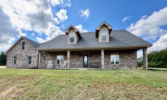 404 Golden Pond Circle, Coldwater, MS 38618