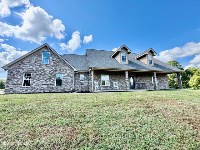 404 Golden Pond Circle, Coldwater, MS 38618