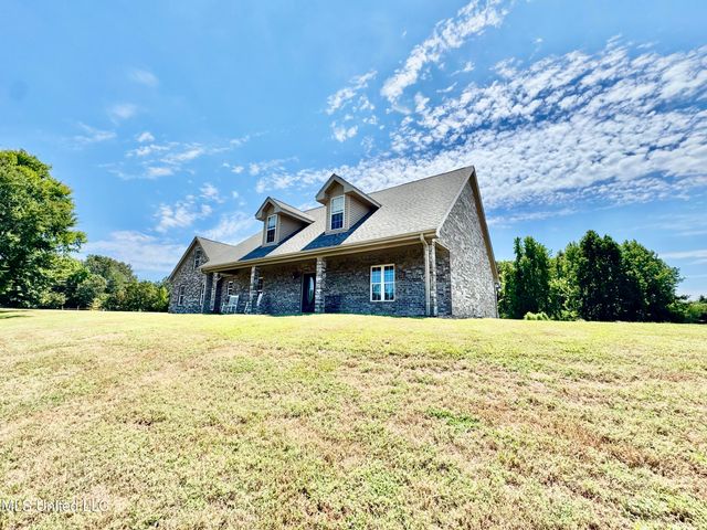 404 Golden Pond Circle, Coldwater, MS 38618