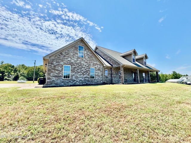 404 Golden Pond Circle, Coldwater, MS 38618