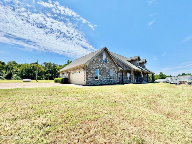 404 Golden Pond Circle, Coldwater, MS 38618