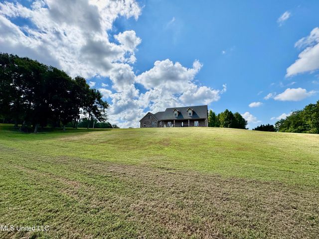 404 Golden Pond Circle, Coldwater, MS 38618