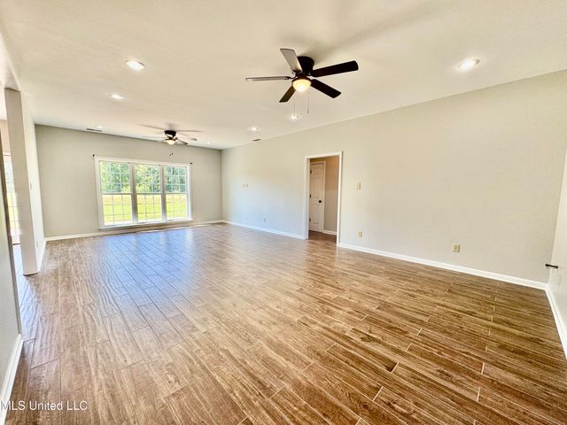 404 Golden Pond Circle, Coldwater, MS 38618