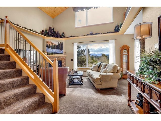 38 Kingston Dr, Florissant, CO 80816