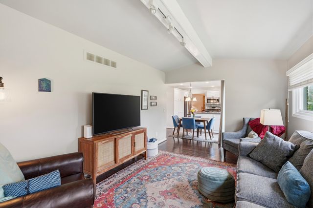 2070 Winchester Road, Rochester Hills, MI 48307