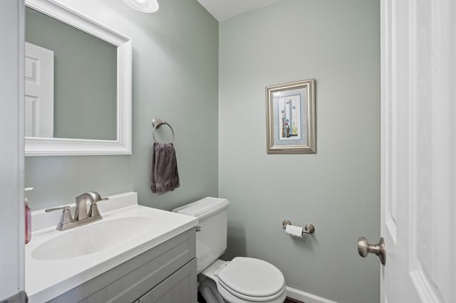 2070 Winchester Road, Rochester Hills, MI 48307