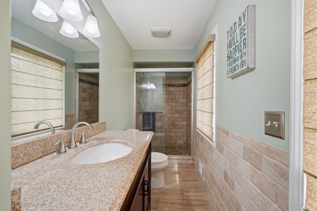 2070 Winchester Road, Rochester Hills, MI 48307