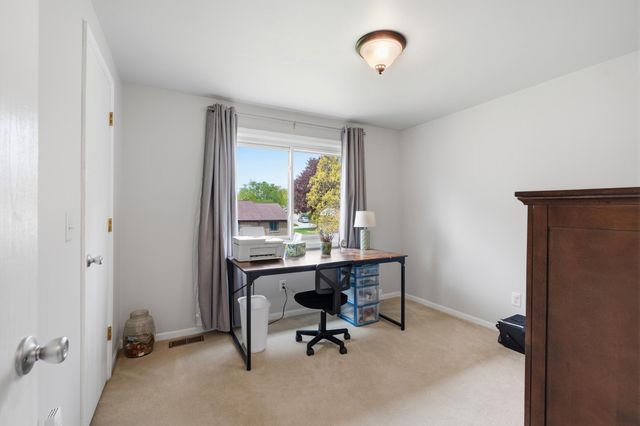 2070 Winchester Road, Rochester Hills, MI 48307