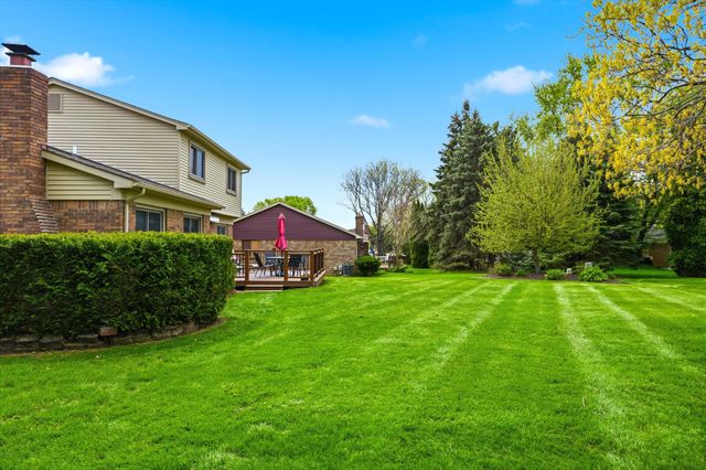 2070 Winchester Road, Rochester Hills, MI 48307