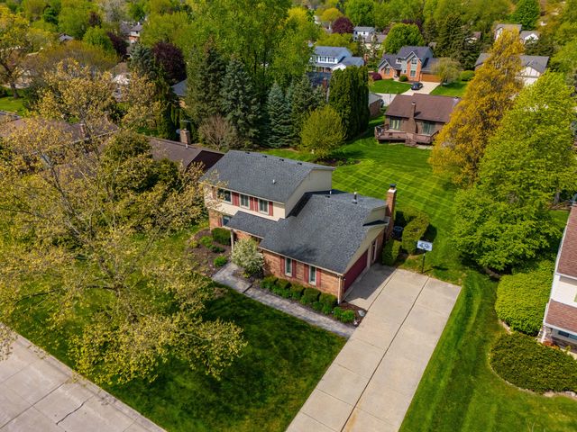 2070 Winchester Road, Rochester Hills, MI 48307