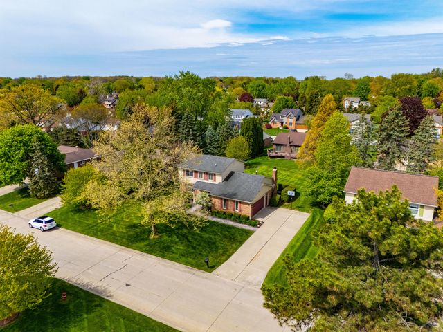 2070 Winchester Road, Rochester Hills, MI 48307