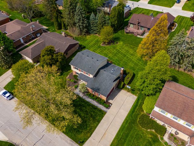 2070 Winchester Road, Rochester Hills, MI 48307