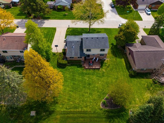 2070 Winchester Road, Rochester Hills, MI 48307