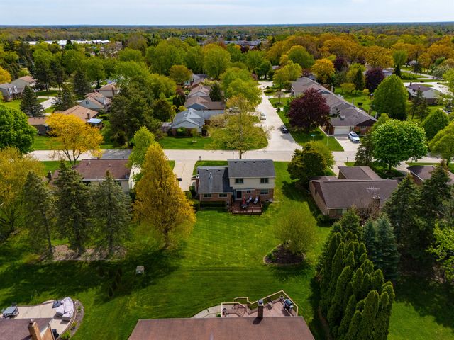 2070 Winchester Road, Rochester Hills, MI 48307