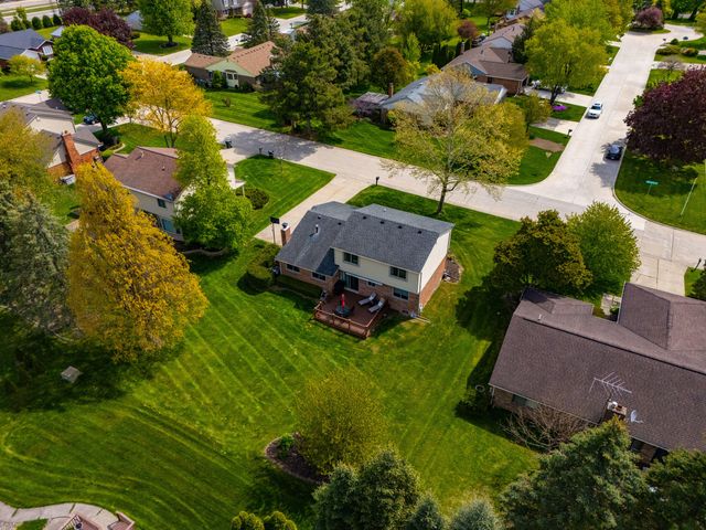 2070 Winchester Road, Rochester Hills, MI 48307