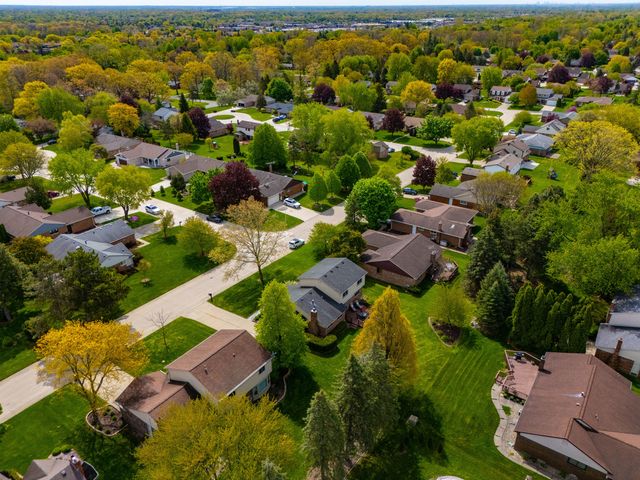 2070 Winchester Road, Rochester Hills, MI 48307