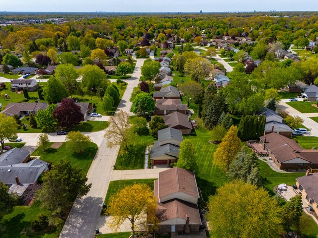 2070 Winchester Road, Rochester Hills, MI 48307