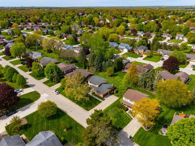 2070 Winchester Road, Rochester Hills, MI 48307