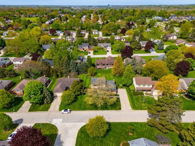 2070 Winchester Road, Rochester Hills, MI 48307