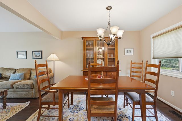 2070 Winchester Road, Rochester Hills, MI 48307