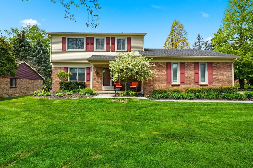 2070 Winchester Road, Rochester Hills, MI 48307