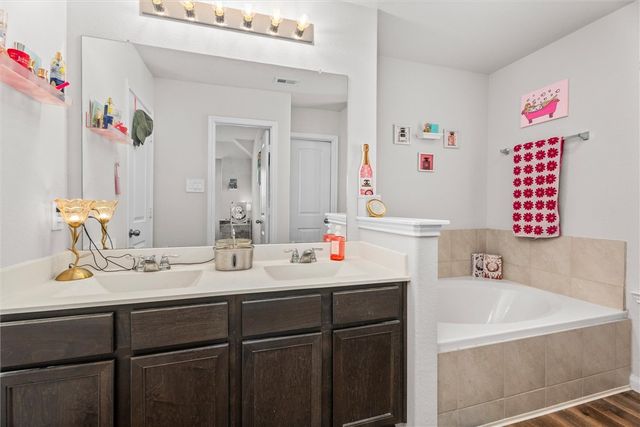 980 Rice Drive, Bryan, TX 77803