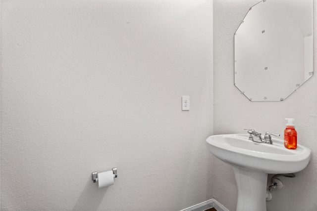 980 Rice Drive, Bryan, TX 77803