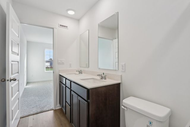 6520 Linden Trail E, Wonder Lake, IL 60097