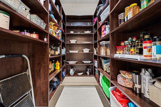 9922 Vintage Villa Drive, Houston, TX 77070