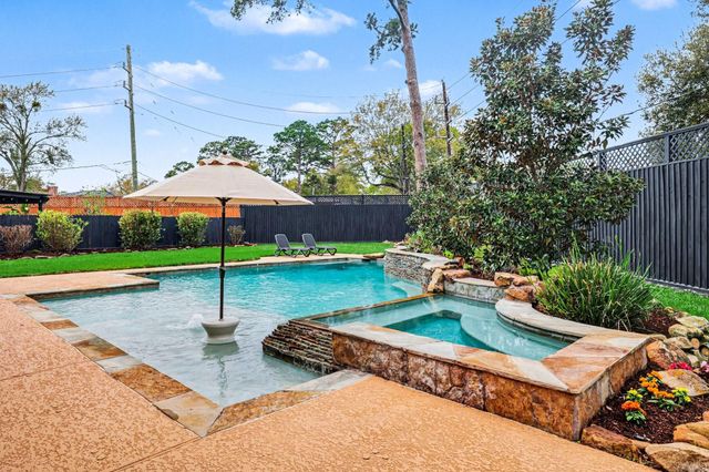 9922 Vintage Villa Drive, Houston, TX 77070