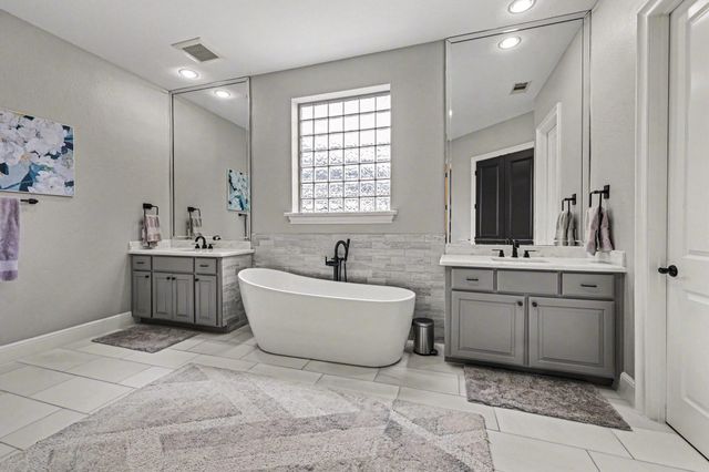 9922 Vintage Villa Drive, Houston, TX 77070